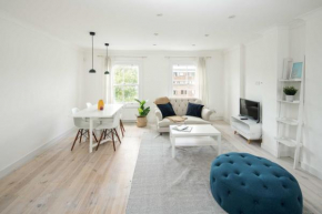 Elegant 2BD Flat near Portobello Rd with Balcony
